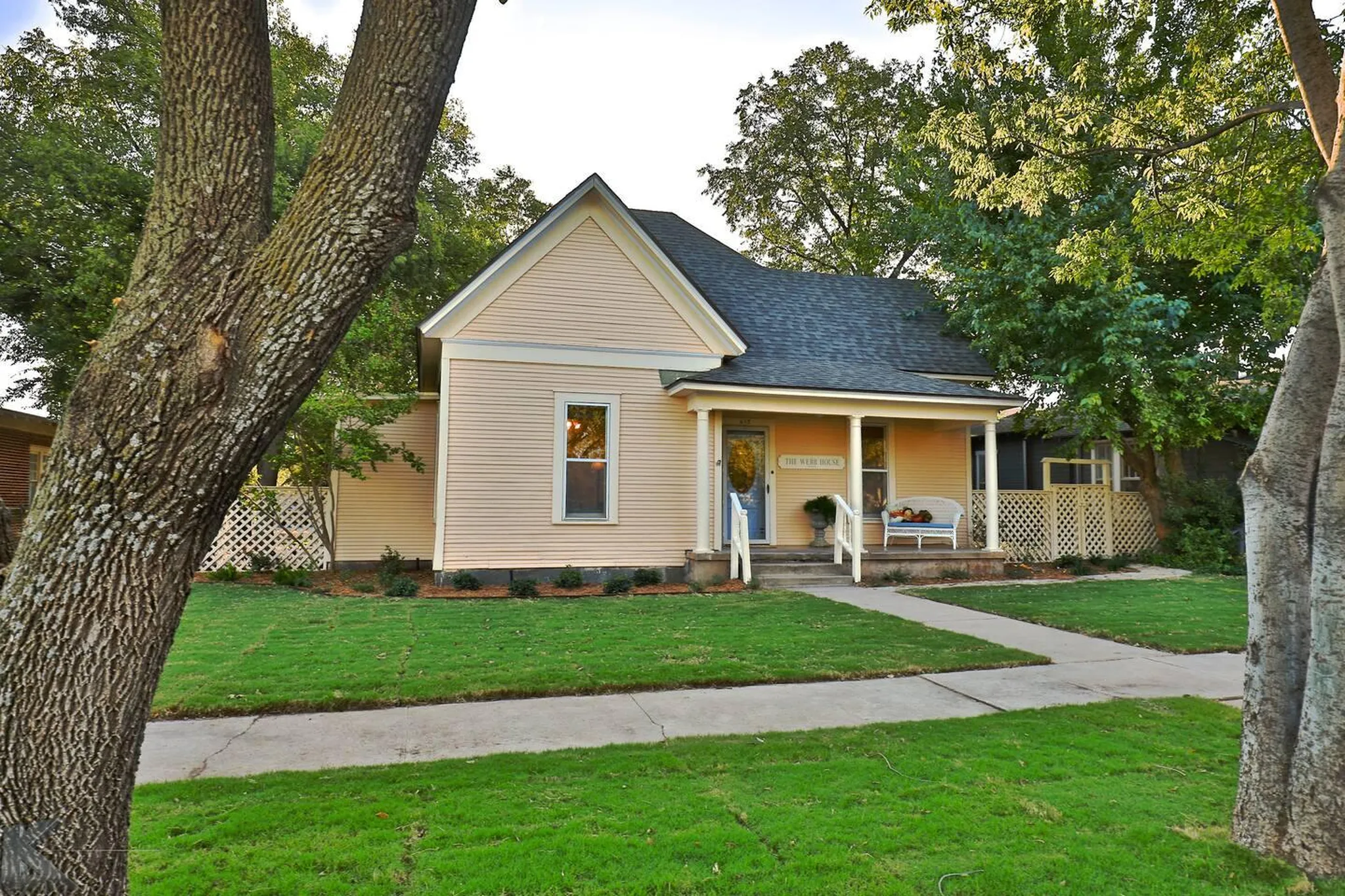 The Webb House (Downtown & Historical, No Work Crews over 3)