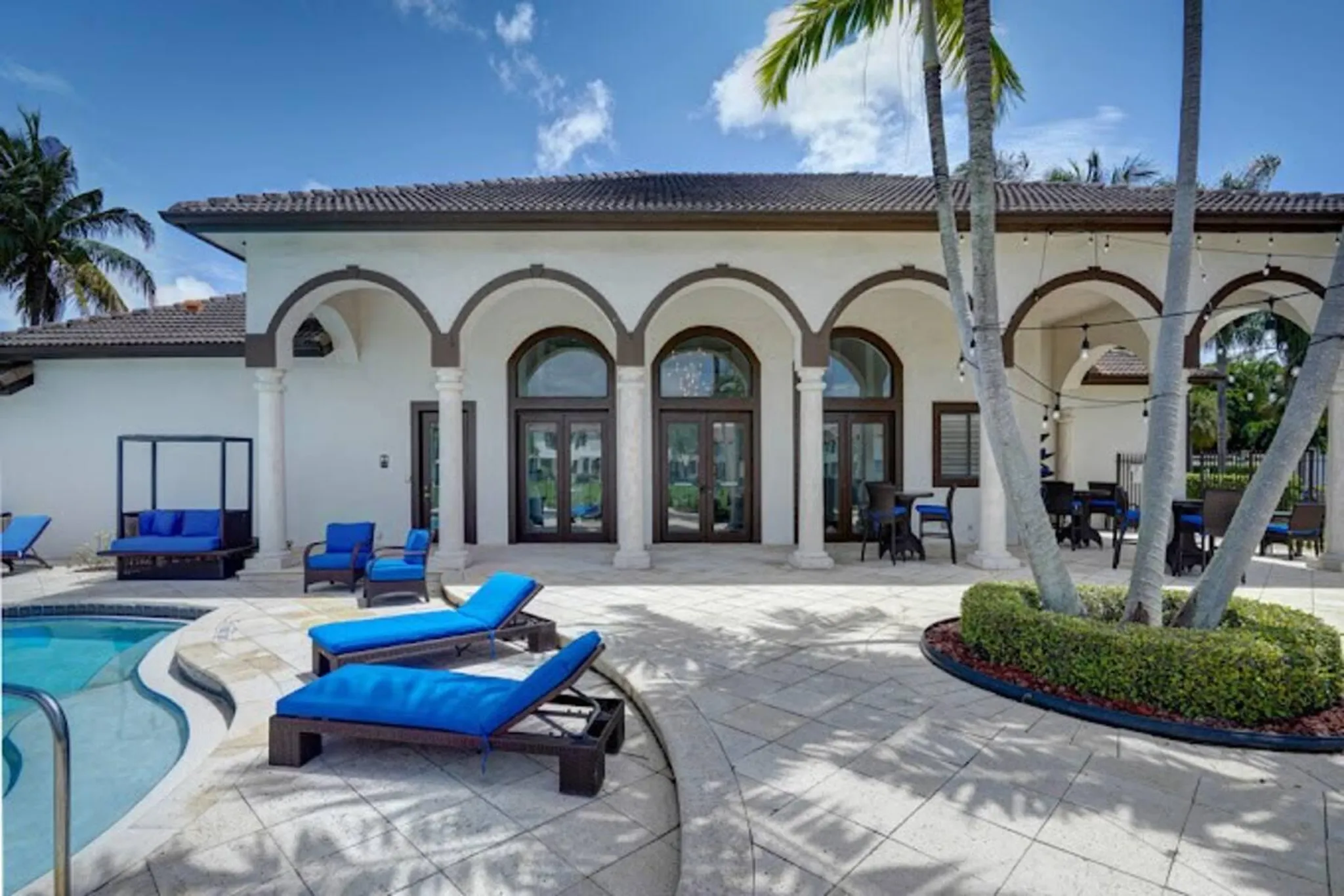 Newly Renovated Delray Townhome – King Suite, 15mins to Downtown