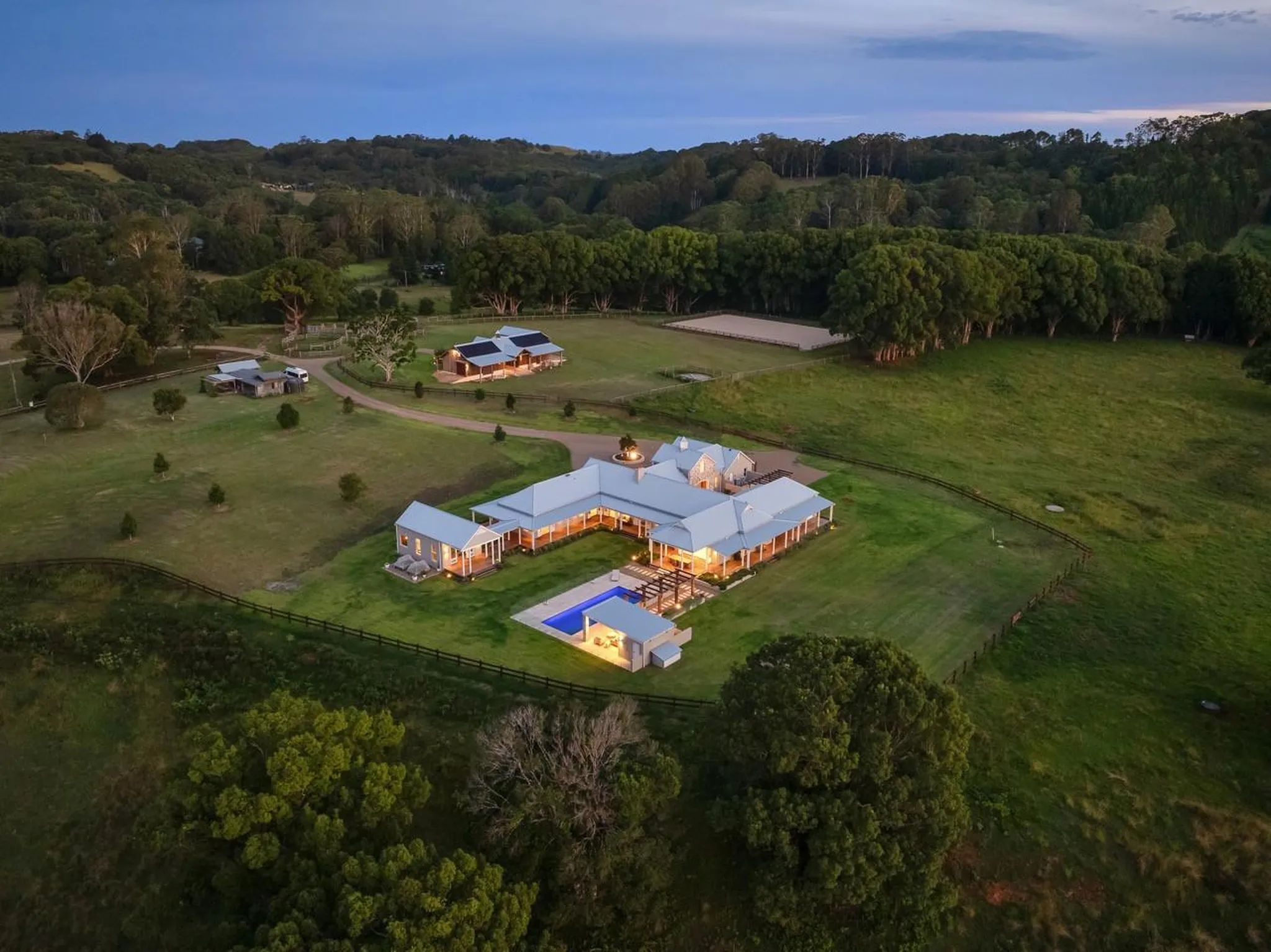 Stonehaven Luxury Estate Pool Sauna Gym Firepit