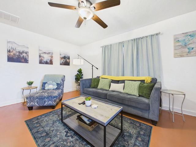 2BR Near UofA · Private Yard · BBQ & Firepit