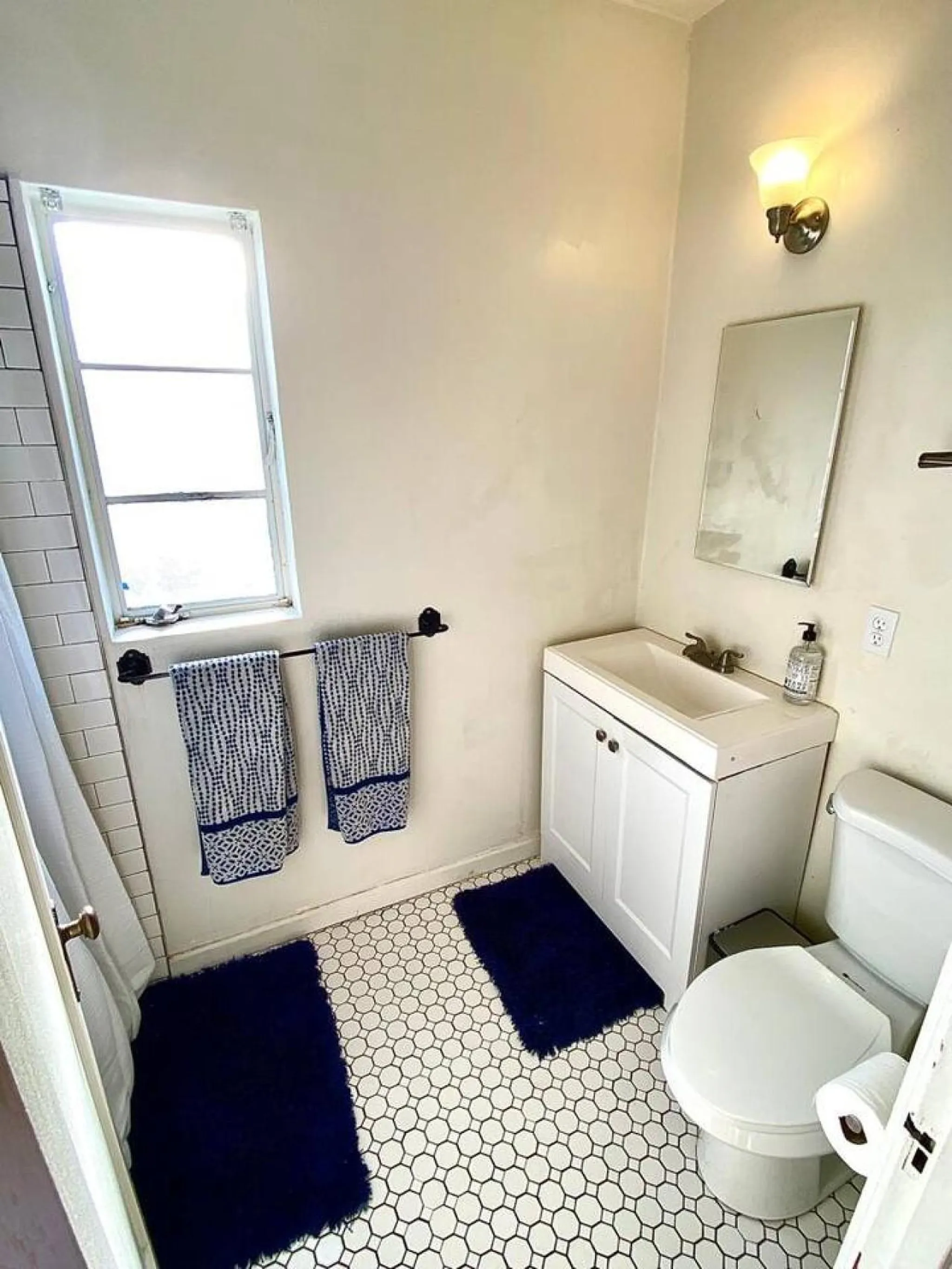 Historic Bungalow near U of A !