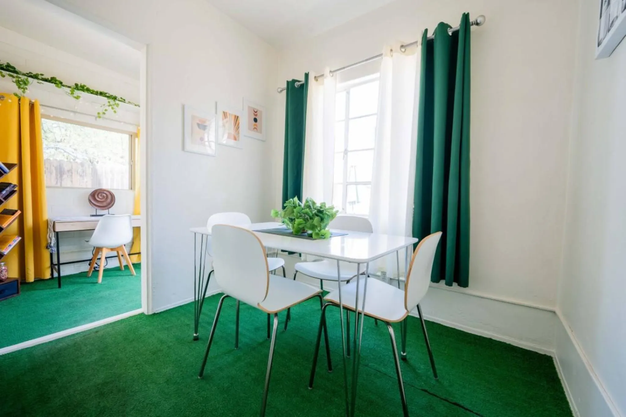 Light 1BR by UofA · Office · Back garden · Pets ok