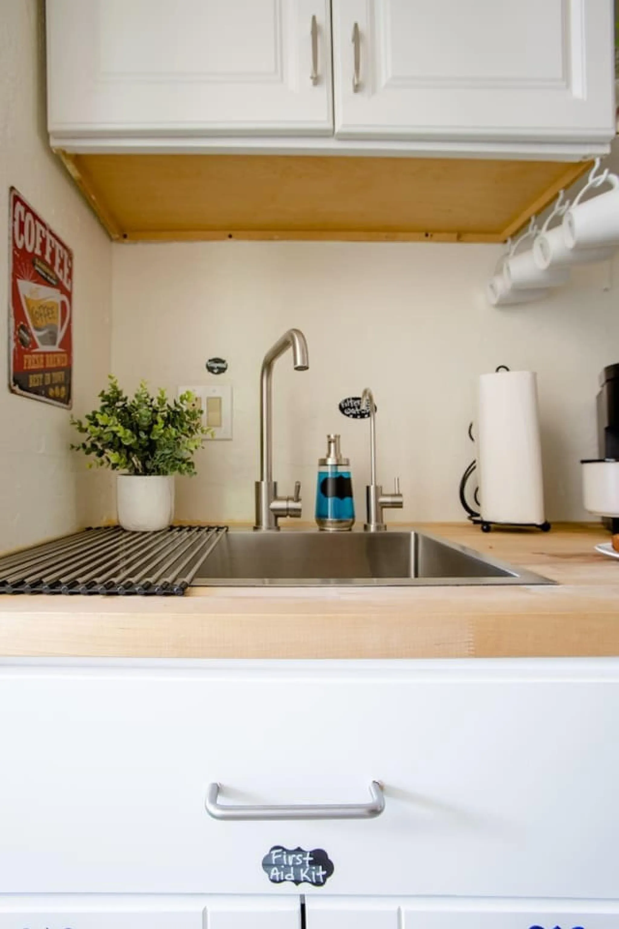 Light 1BR by UofA · Office · Back garden · Pets ok
