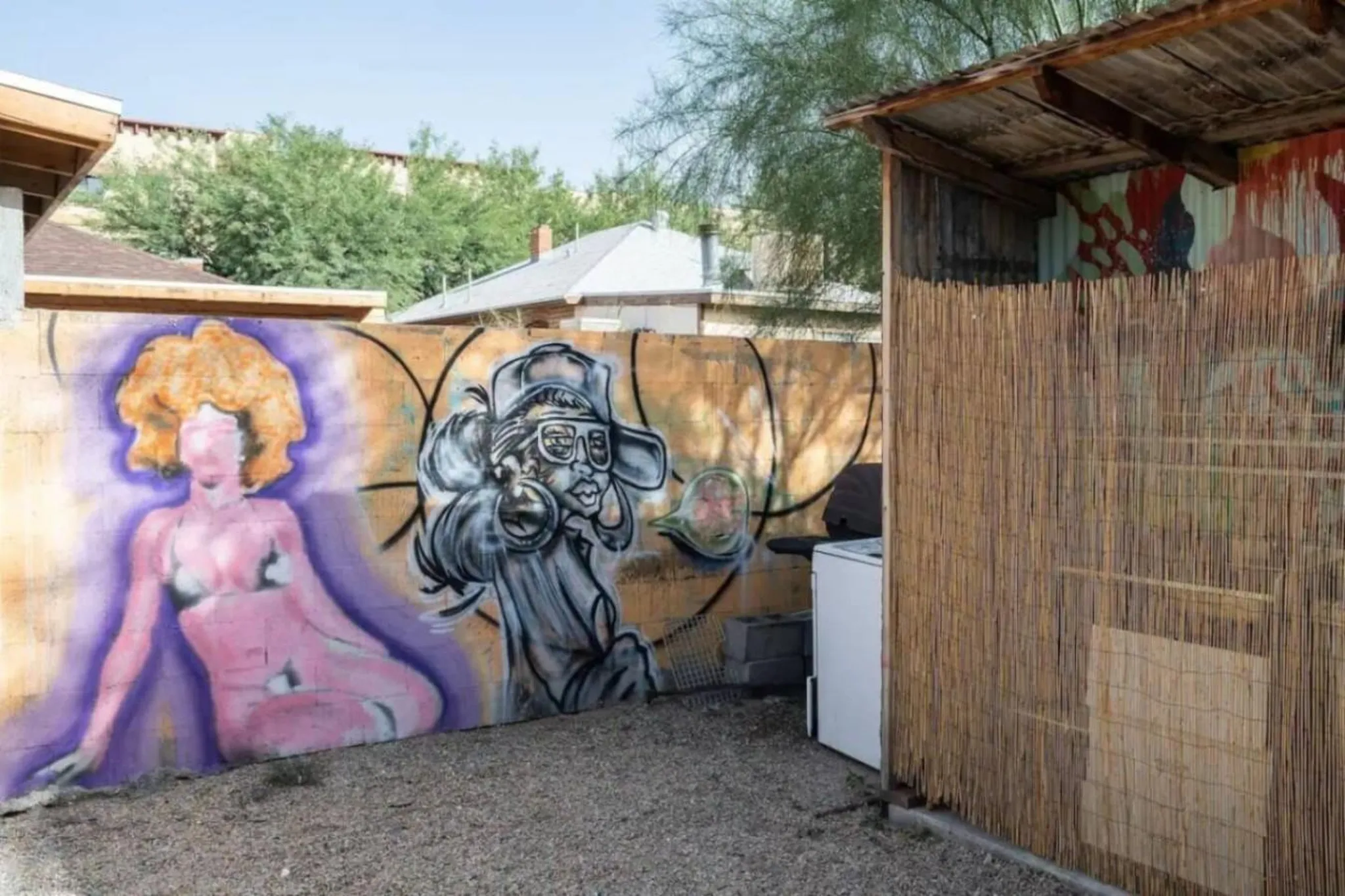 Light 1BR by UofA · Office · Back garden · Pets ok