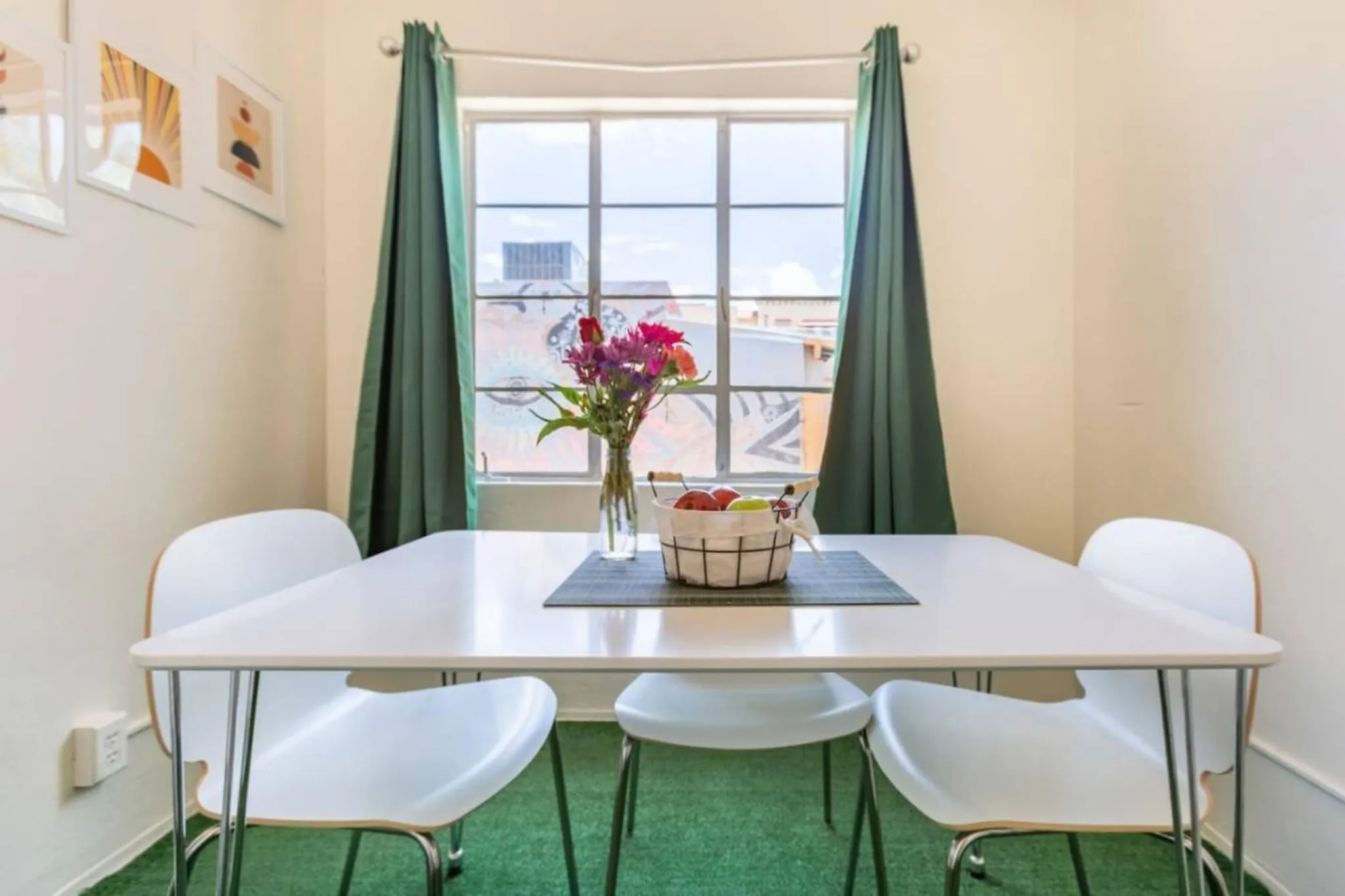 Light 1BR by UofA · Office · Back garden · Pets ok