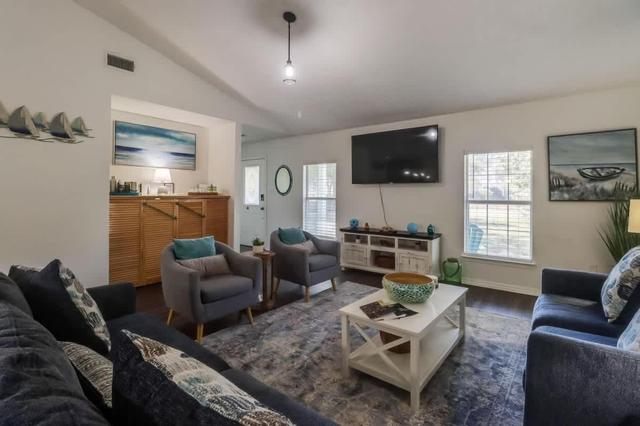 The Gulf Breeze Getaway — primary photo
