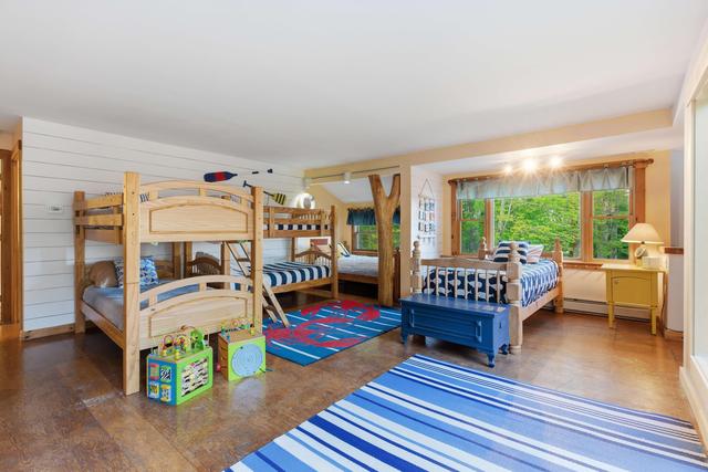 Pine Lodge: 34+ Guests, Pool & Hot Tub
