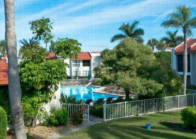 Dans Florida Condos Sealife Retreat at Runaway Bay