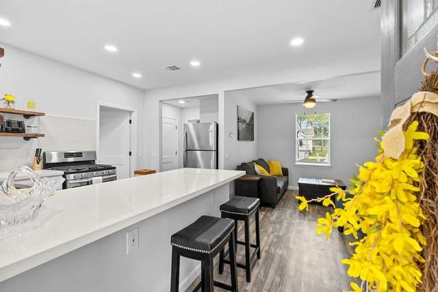 Charming Bungalow in Heart of League City
