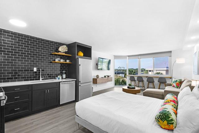Renovated Beach Front Condo TOG 310