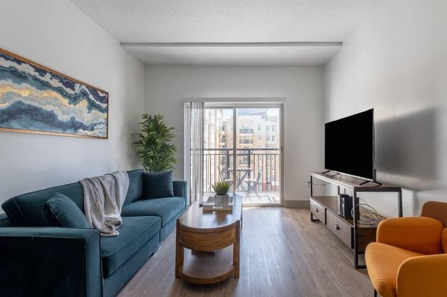 4B/2BA Luxury Central Apartment with Gym