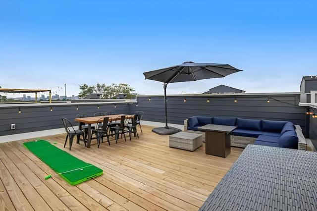 Rooftop Skyline View | Karaoke Stage | 4 Bedroom |