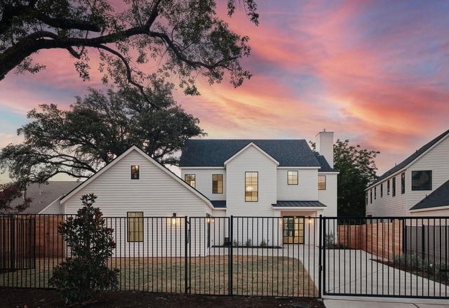 7BR Estate - Pool on Golf Course - 4mi to Downtown