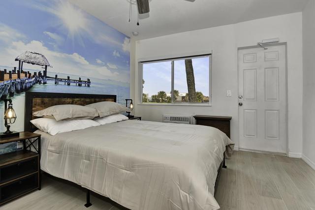 Cozy Studio Suite Near Beach w/ Kitchenette #5