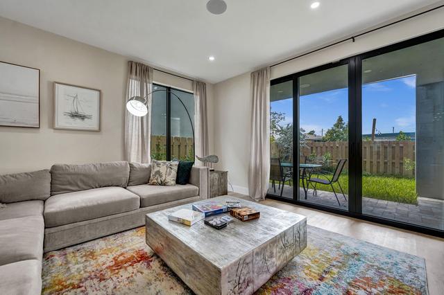 Upscale 4 BDRM Retreat - Mins to Las Olas & Beach