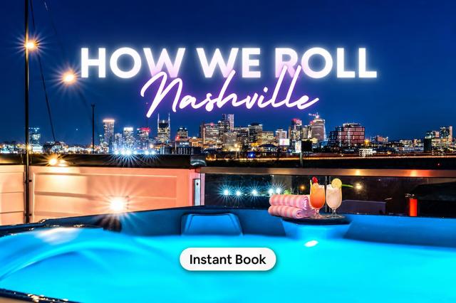 Speakeasy Lounge: Rooftop Deck & Hot Tub