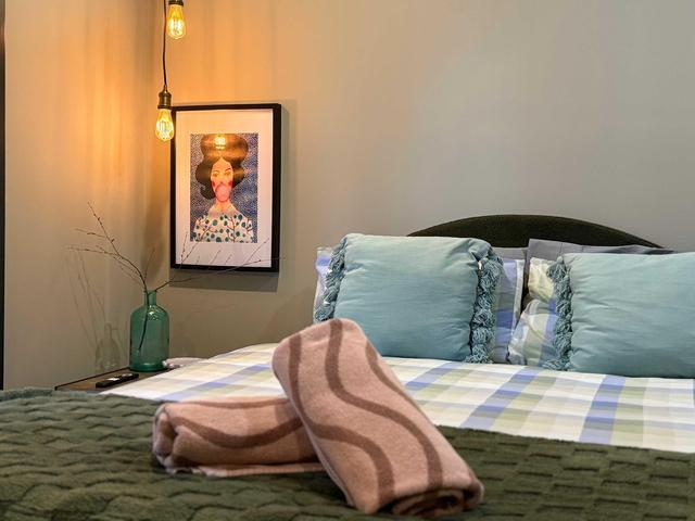 Evies Cottage | Belmont Accommodation Suites