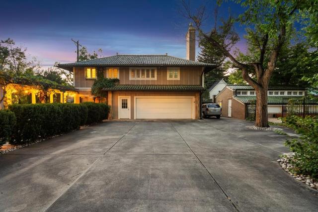 Sharp Cottage! Historic Carriage House w/ Hot Tub
