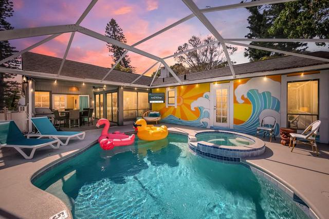 Funky Flamingo! Beach Gear and Heated Pool