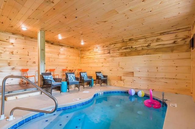 Indoor Pool | Hot Tub | Fire Pit | Arcades