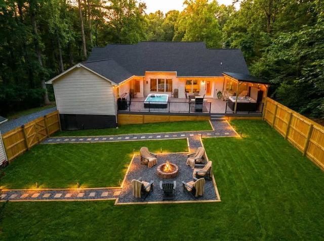 Weekend Vibes - 1 Level - Pool - Hot Tub - Fenced Yard