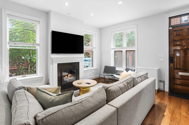 Sojourn Stylish 2BD with Patio in Georgetown