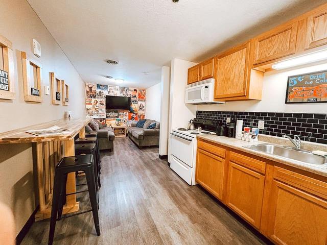 7 Beds Downtown Apt | 2BR 2BA | Large Groups