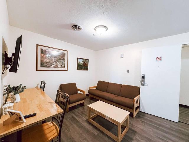 2BR 2BA Downtown Apt | Spacious + Walkable