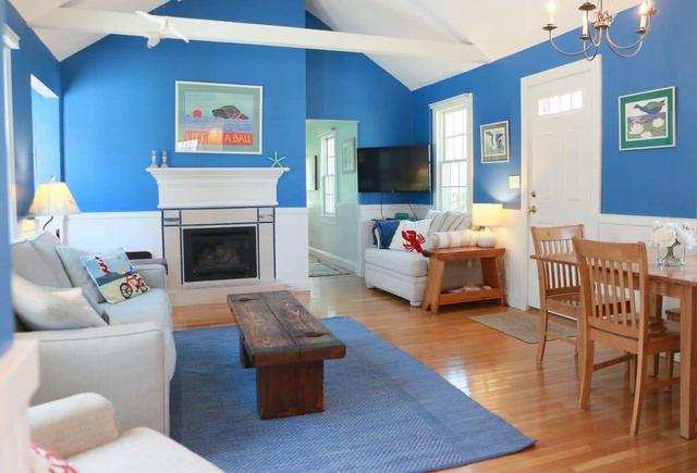 Walk To Beach, Hyannisport Three Bedroom!