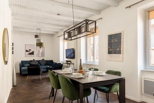 Travel Homes - The Rokst: Rare, central and modern