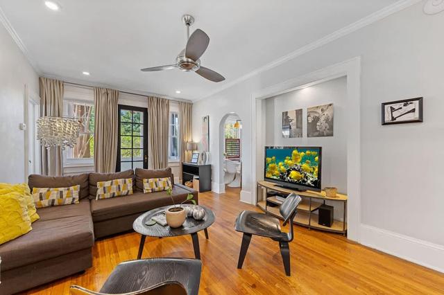 Historic Myers Park 2BR · First Floor · Screened Patio & Free Parking