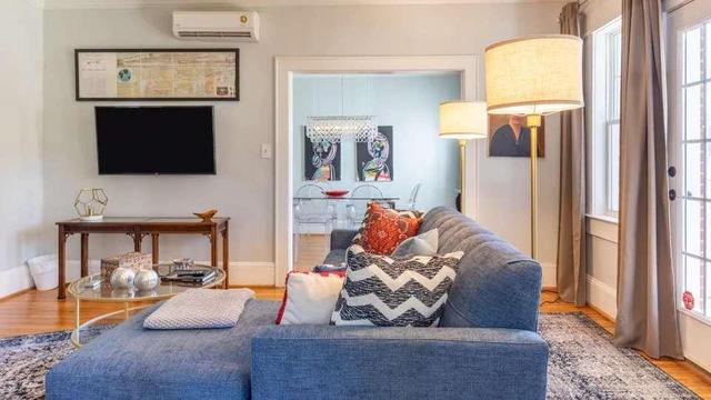 2-Bedroom Condo in Dilworth | King Bed & Parking | near Atrium Health