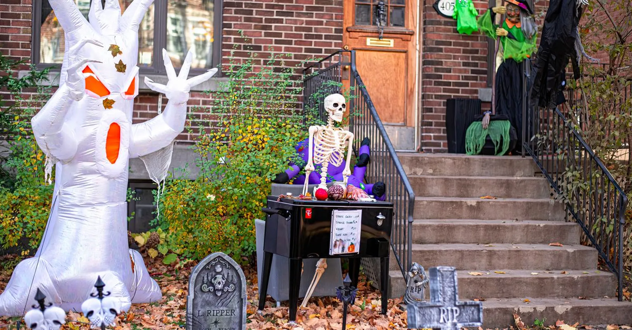 Halloween 2026 in Cedar Rapids: Haunted Attractions, Family Fun, and Where to Stay
