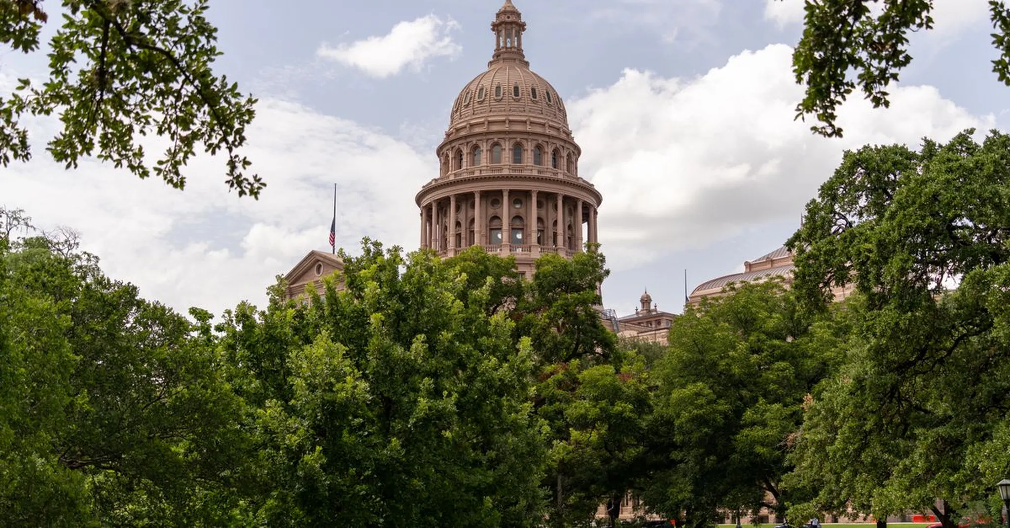 Texas Book Festival 2026 in Austin: Capitol Grounds Guide and Where to Stay