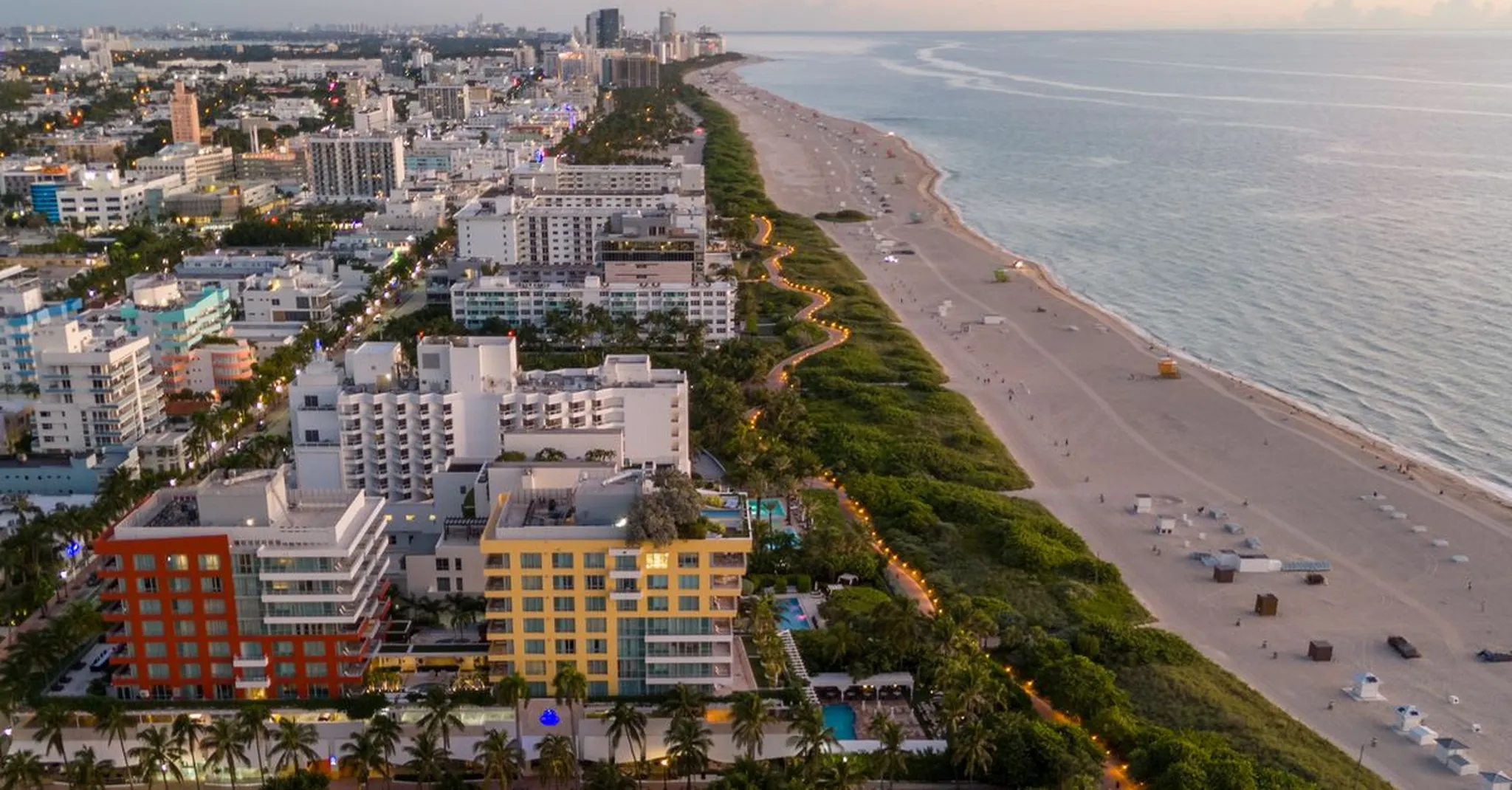 Hollywood Beach vs. Fort Lauderdale: Vacation Rental Prices Compared 2026