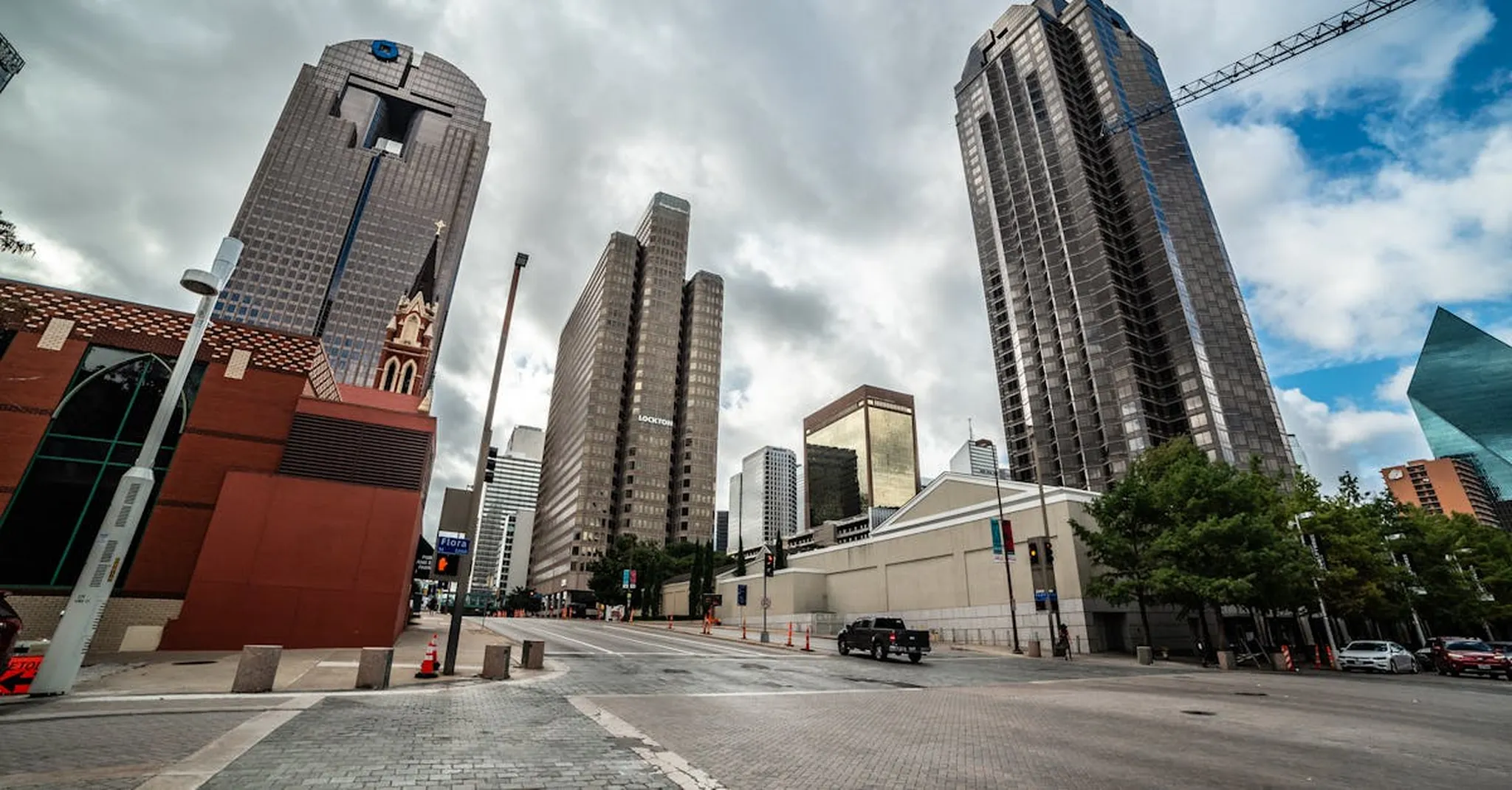 Downtown Dallas Vacation Rentals vs. Hotels: What to Book in 2026