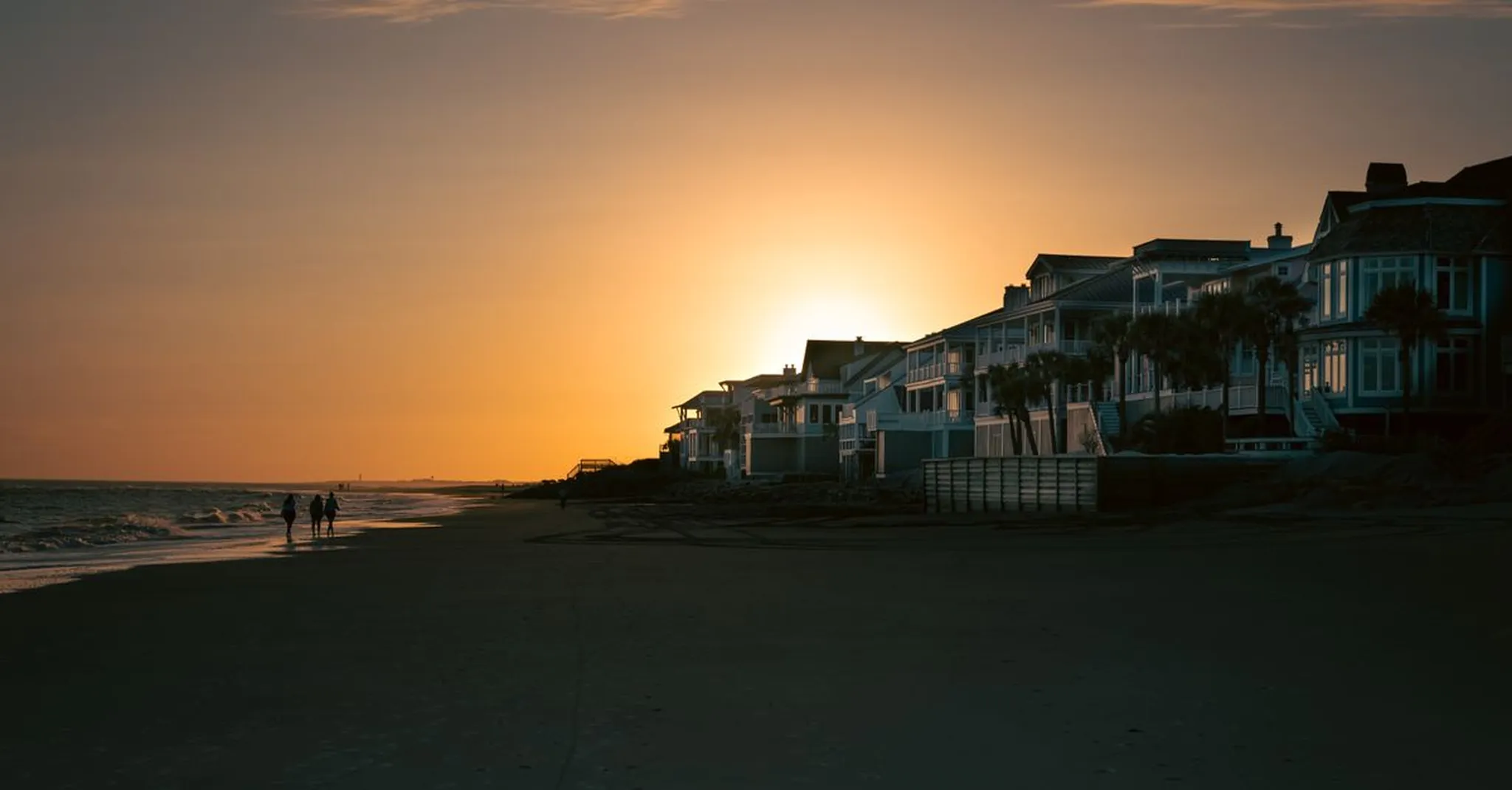 Best Beach Houses in Pawleys Island for Large Groups & Golf Trips