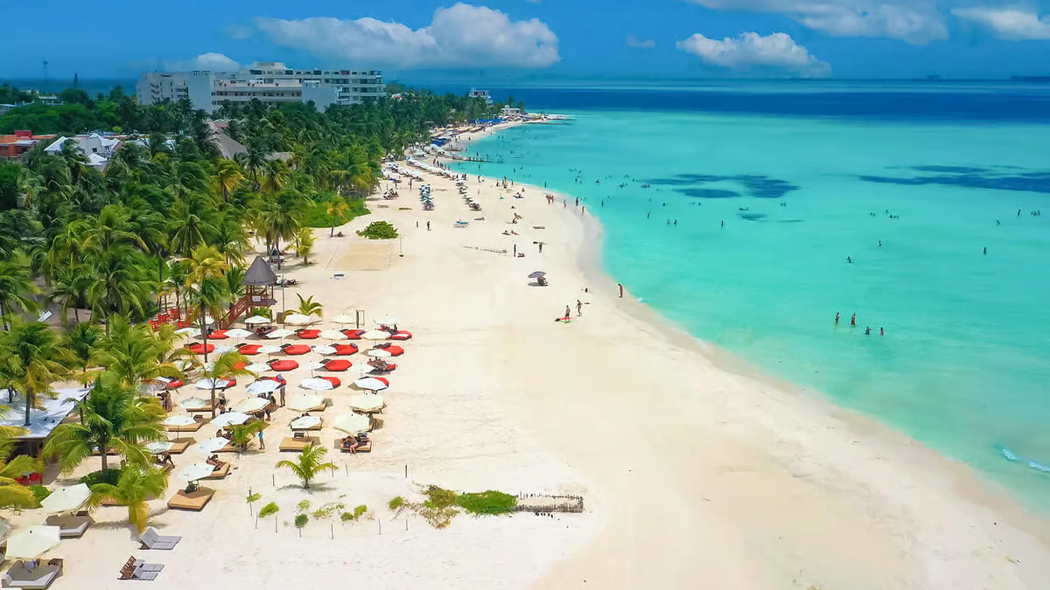 Isla Mujeres vs. Cancun for a Luxury Villa Vacation in 2026