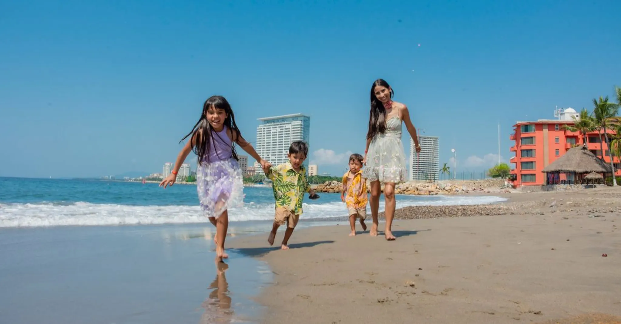 Día de la Independencia 2026 in Puerto Vallarta: Beach Town Fiestas & Where to Stay
