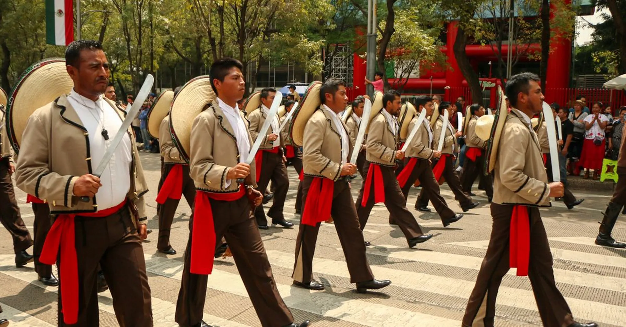 Revolution Day Mexico City 2026: Parade, Puente Plans & Where to Stay