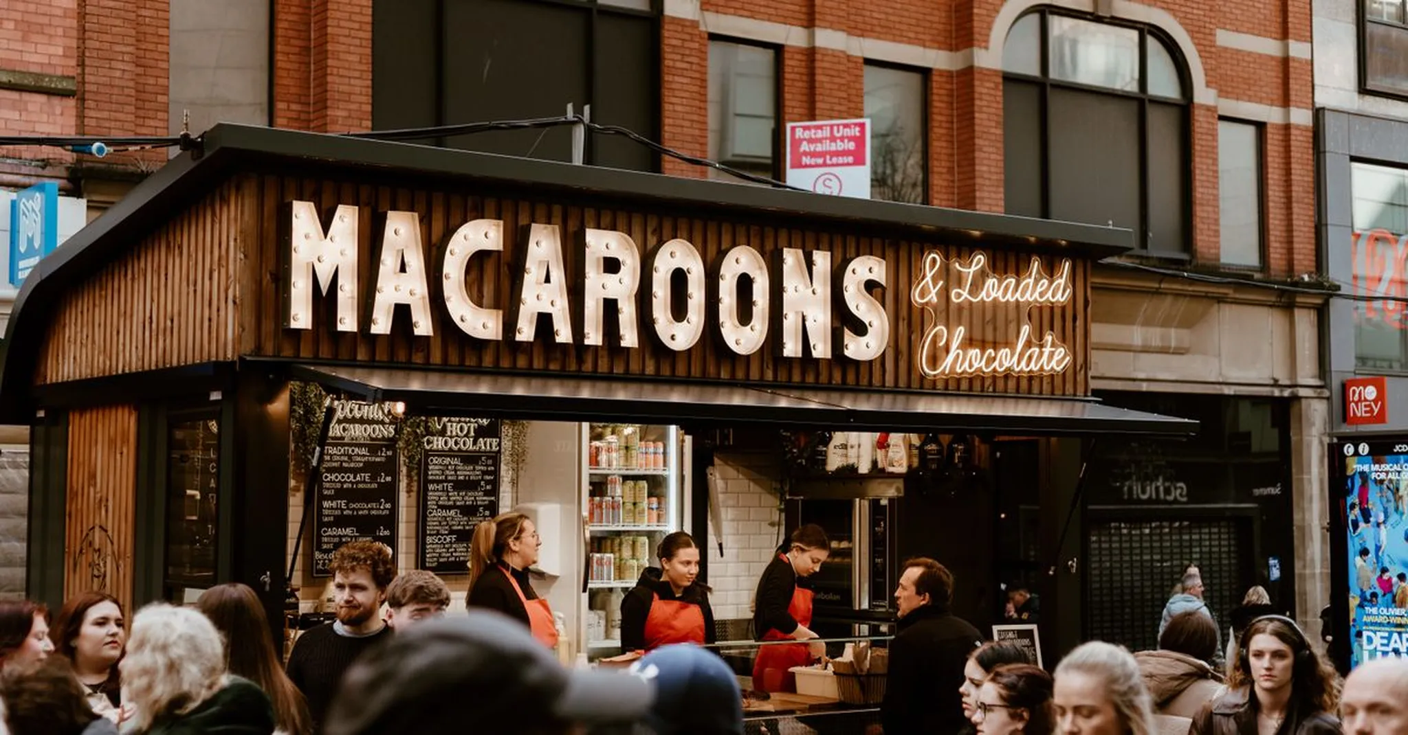 A Foodie's Guide to Manchester City Centre: Best Eats Near Your Self-Catering Base