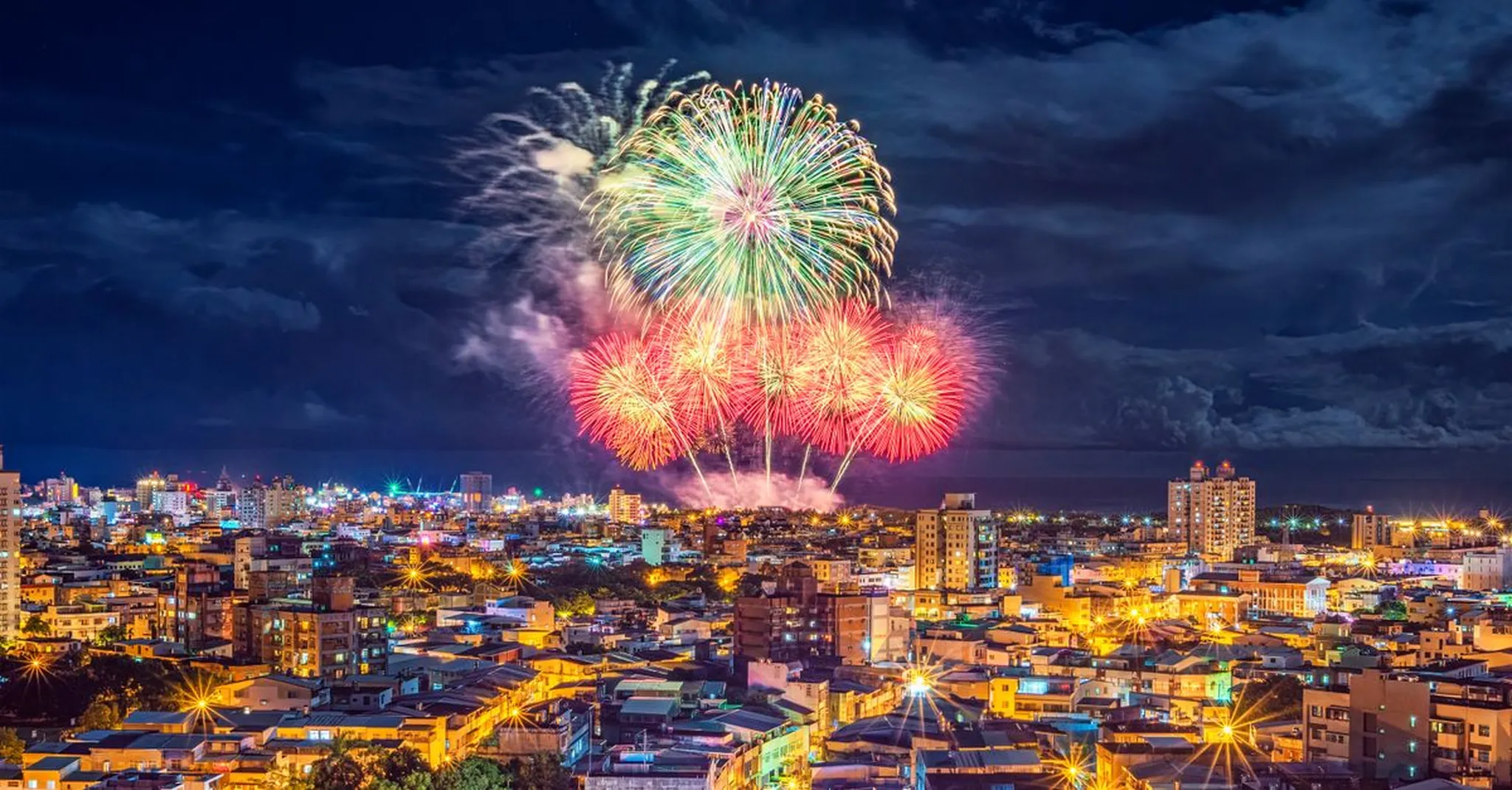 Bonfire Night in Manchester 2026: Best Fireworks Displays and Group Stays