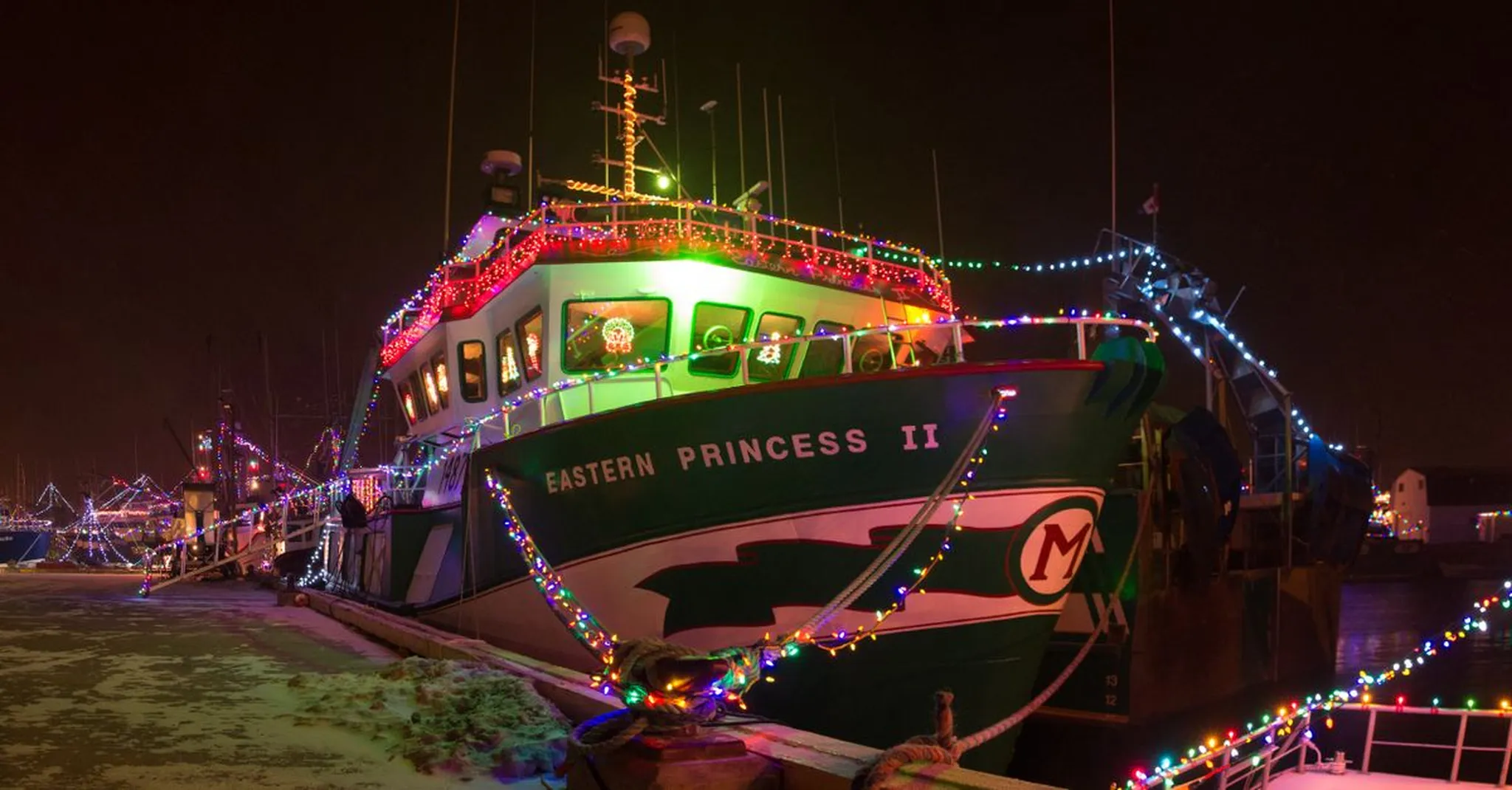 Christmas on Anna Maria Island 2026: Boat Parades, Bridge Street and Beach Traditions