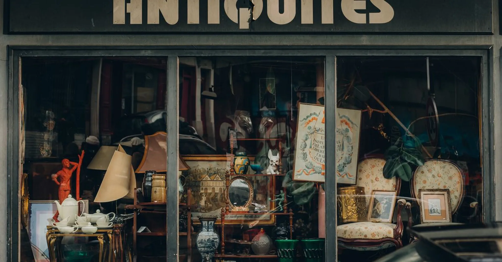 Antiquing in Mineola: A Weekend Guide to Vintage Shops & Cabin Stays