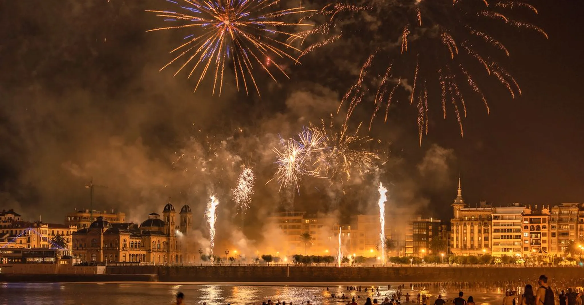 Labor Day Weekend in Panama City Beach 2026: Fireworks, Nightlife & Condo Stays
