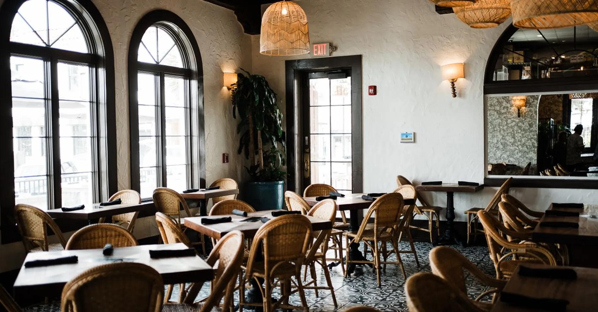 Delray Beach Foodie Guide 2026: Atlantic Avenue Eats & Where to Stay Nearby