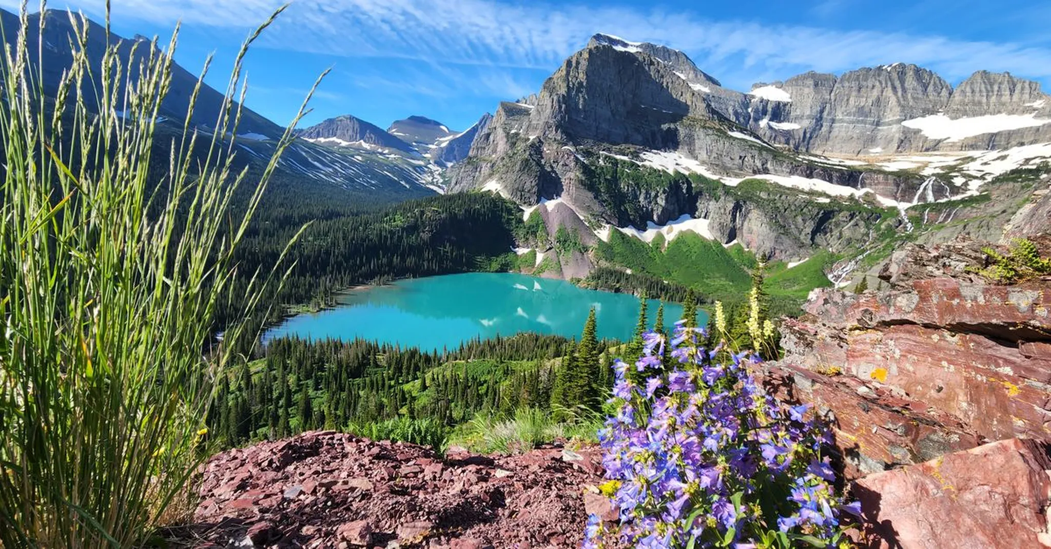 September in Glacier National Park 2026: Fewer Crowds, Open Roads & Where to Stay