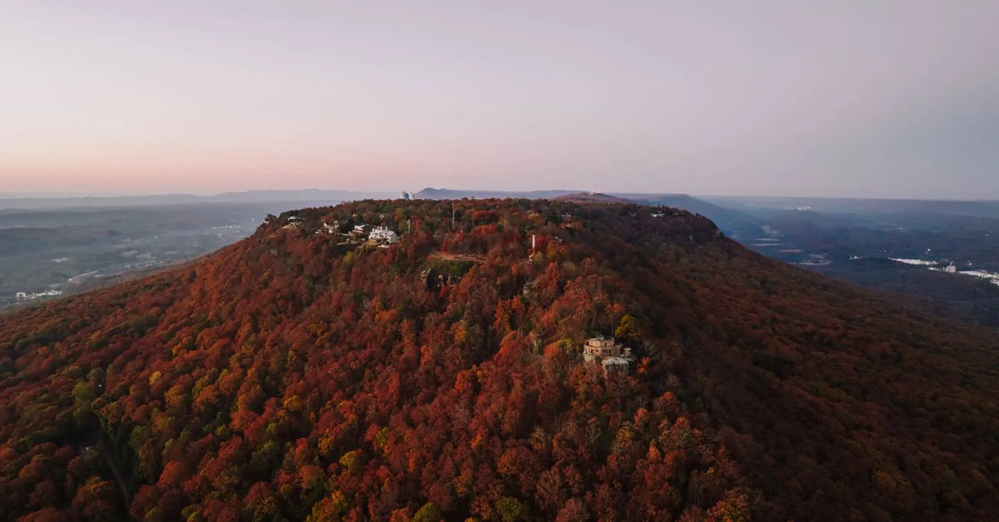 Thanksgiving Near Chattanooga 2026: Lookout Mountain Getaway and Where to Stay
