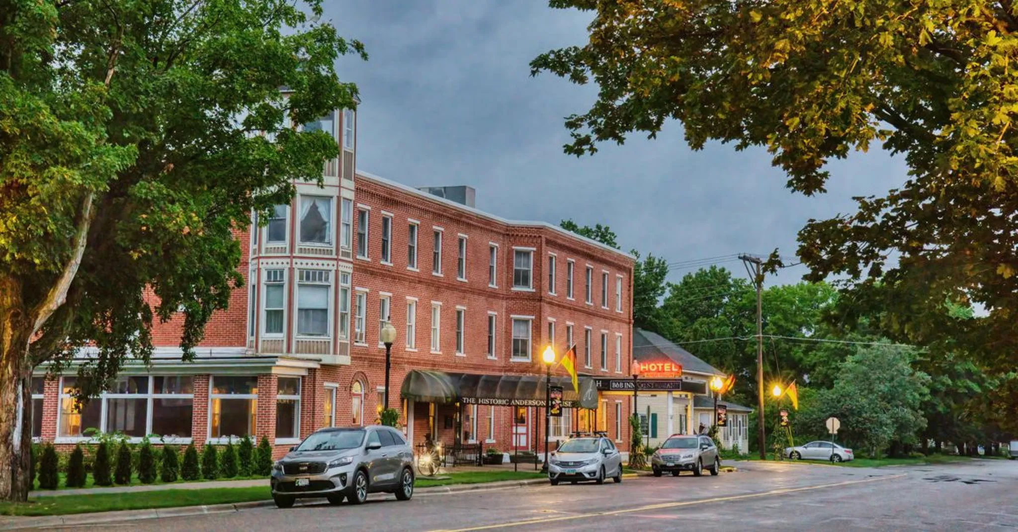 Labor Day Weekend in Granville, Ohio 2026: Small-Town Charm & Where to Stay