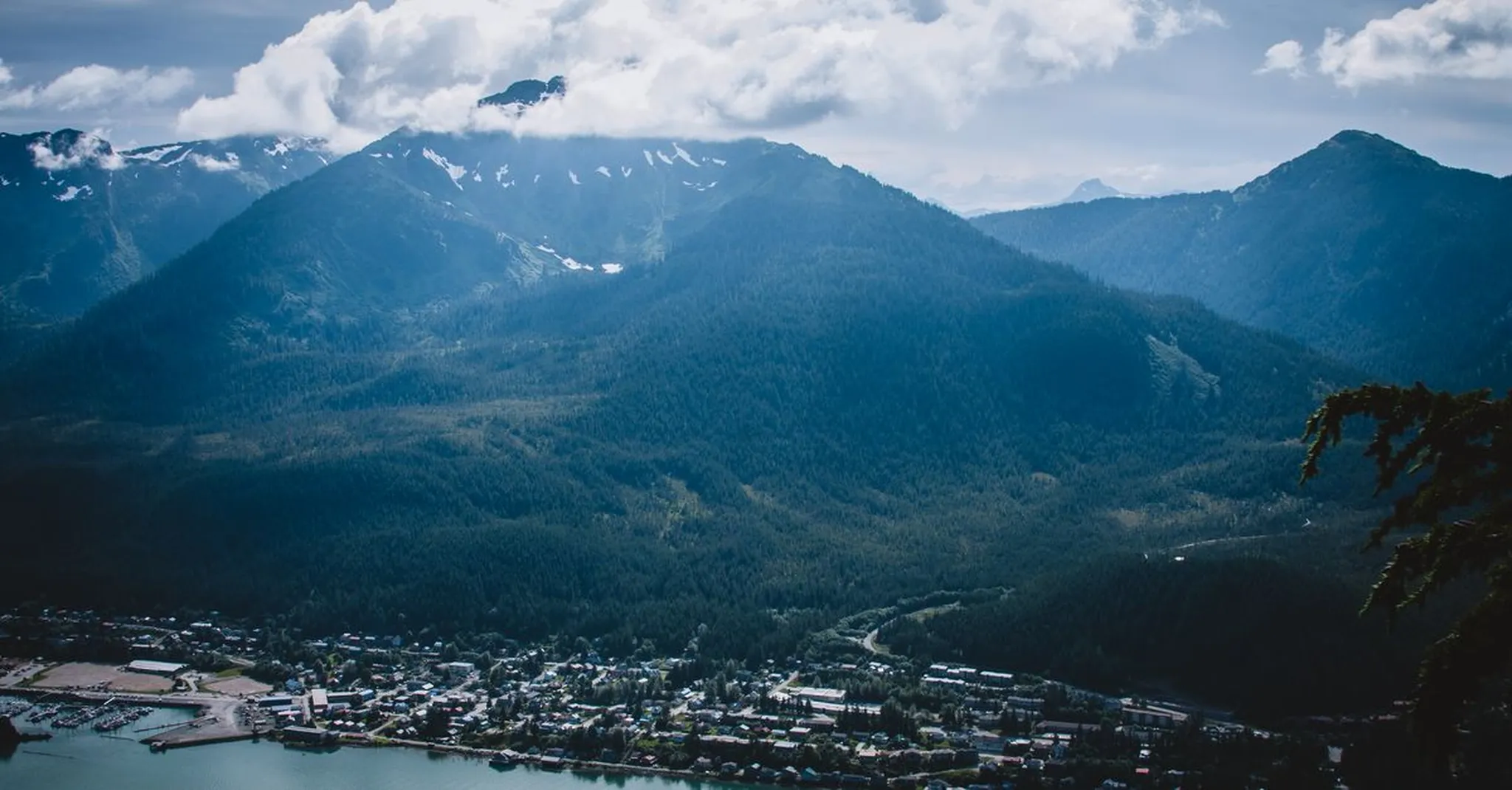 https://storage.googleapis.com/hostai-booking-prod-photos/clients/juneauvacationhomes/blogs/covers/25094fcd-2e59-4034-acce-6f0cbad86765.jpg